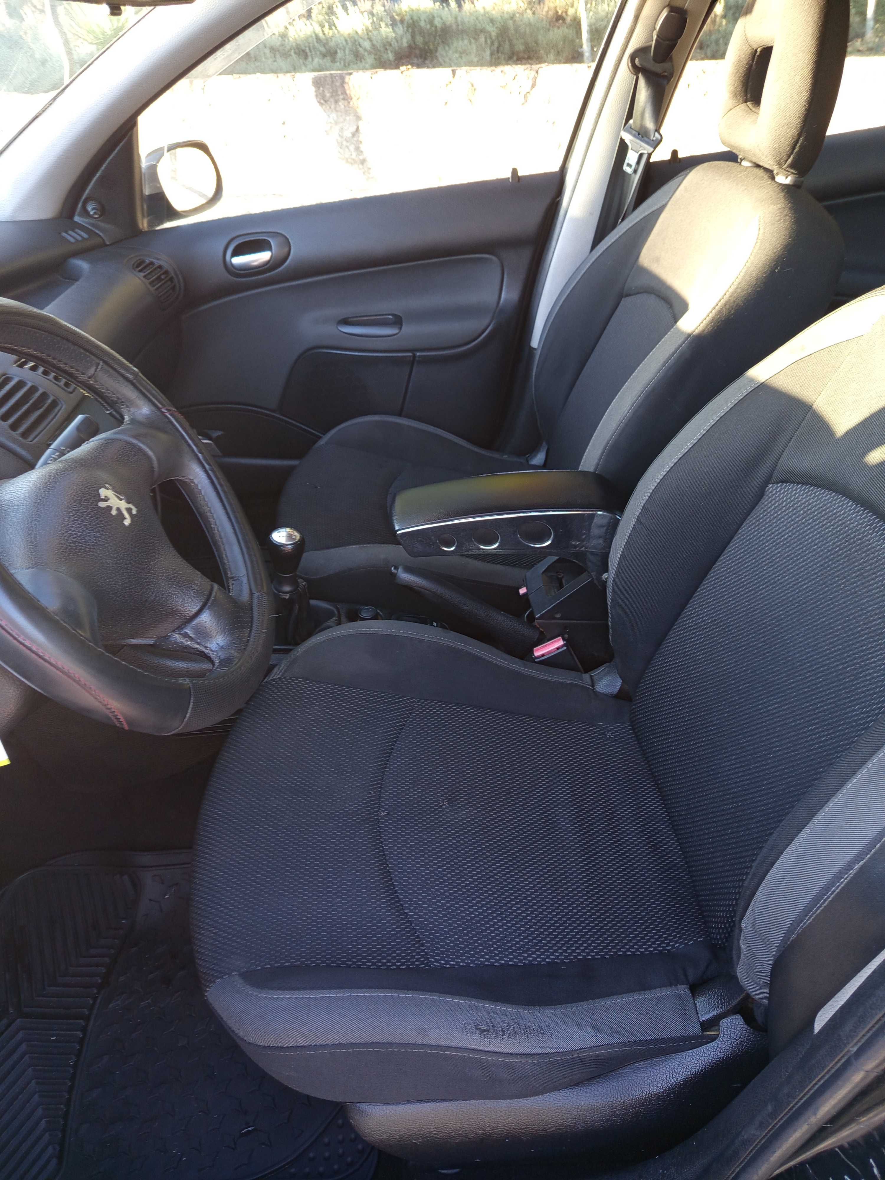 Peugeot 206 1.1 Gasolina - 1998