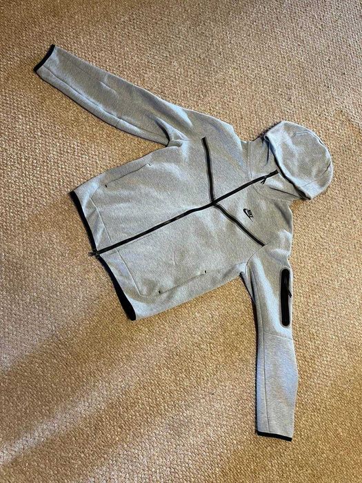 Продам кофту Nike tech fleece ! оригінал !