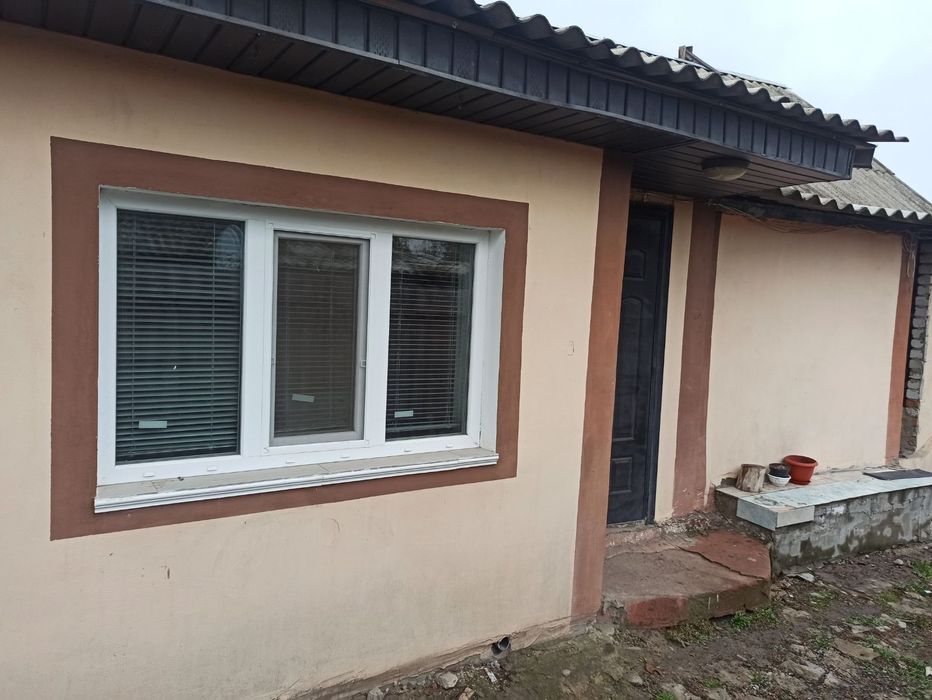 Продам 2 будинка в одному дворі з усіма зручностями..