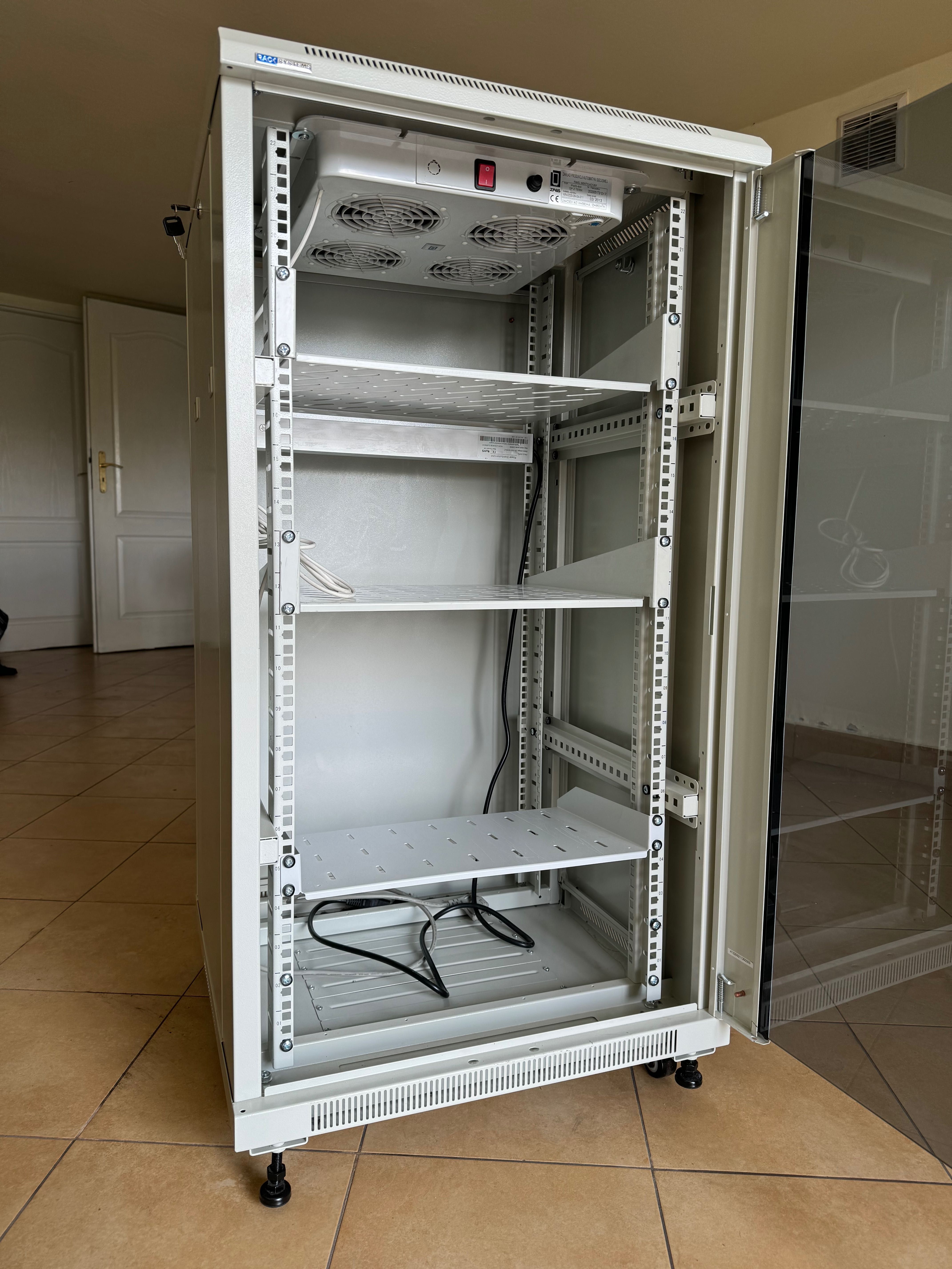 Szafa Rack 19 22U 600mm stojąca S6622W