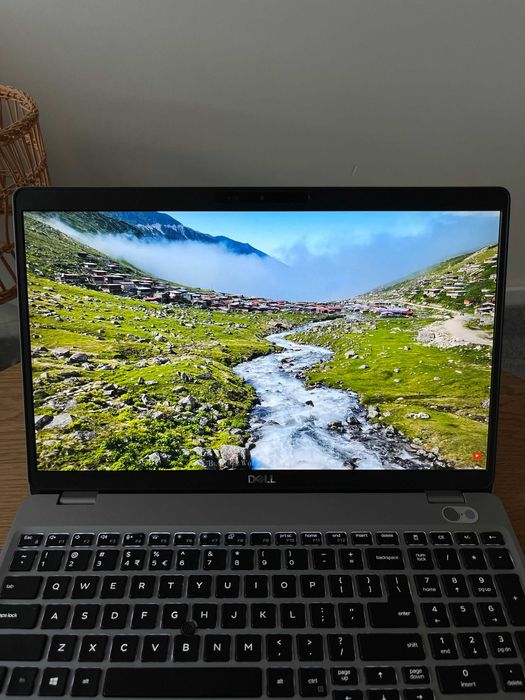 Dell Precision 3551 i7-10875H 8C 16GB 512SSD NVIDIA P620 4GB Rok Gwar!