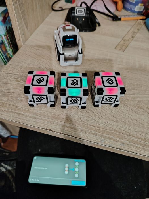 Робот Cozmo anki