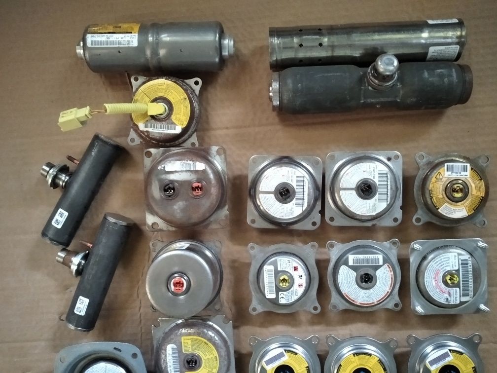 Піропатрон ОРИГІНАЛ газогенератор аірбег пиропатрон в руль пасажир