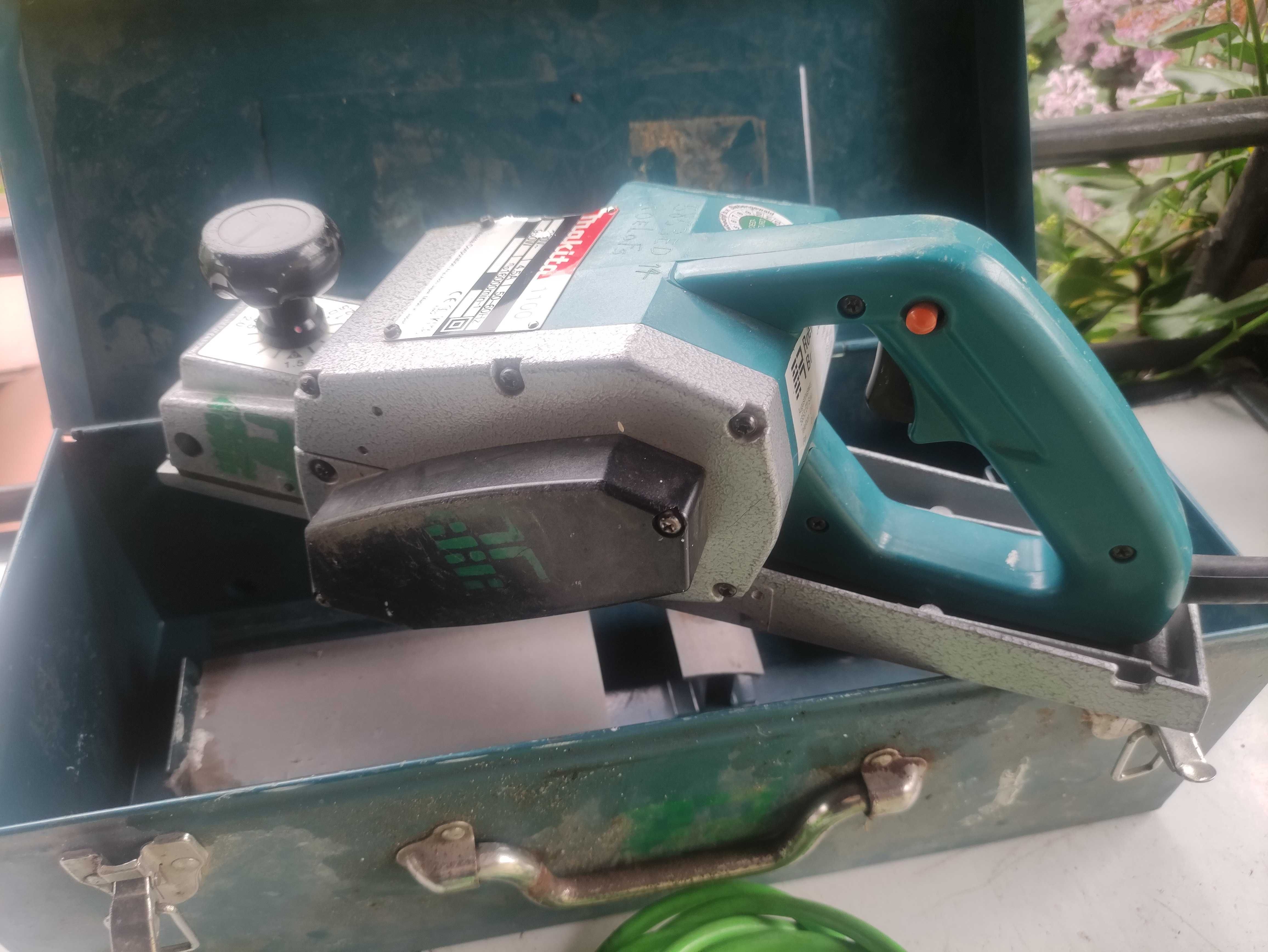 Strug Makita 1100