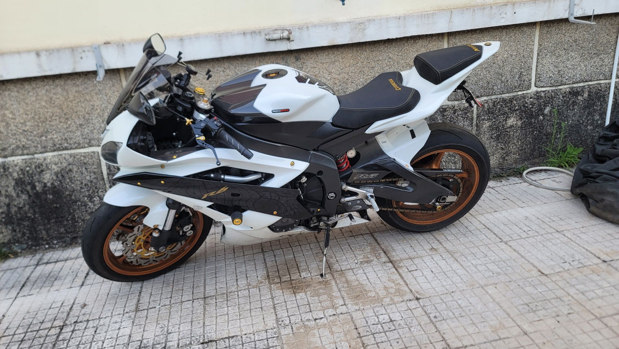 Yamaha R6 2007 VARIOS extras 23 000km