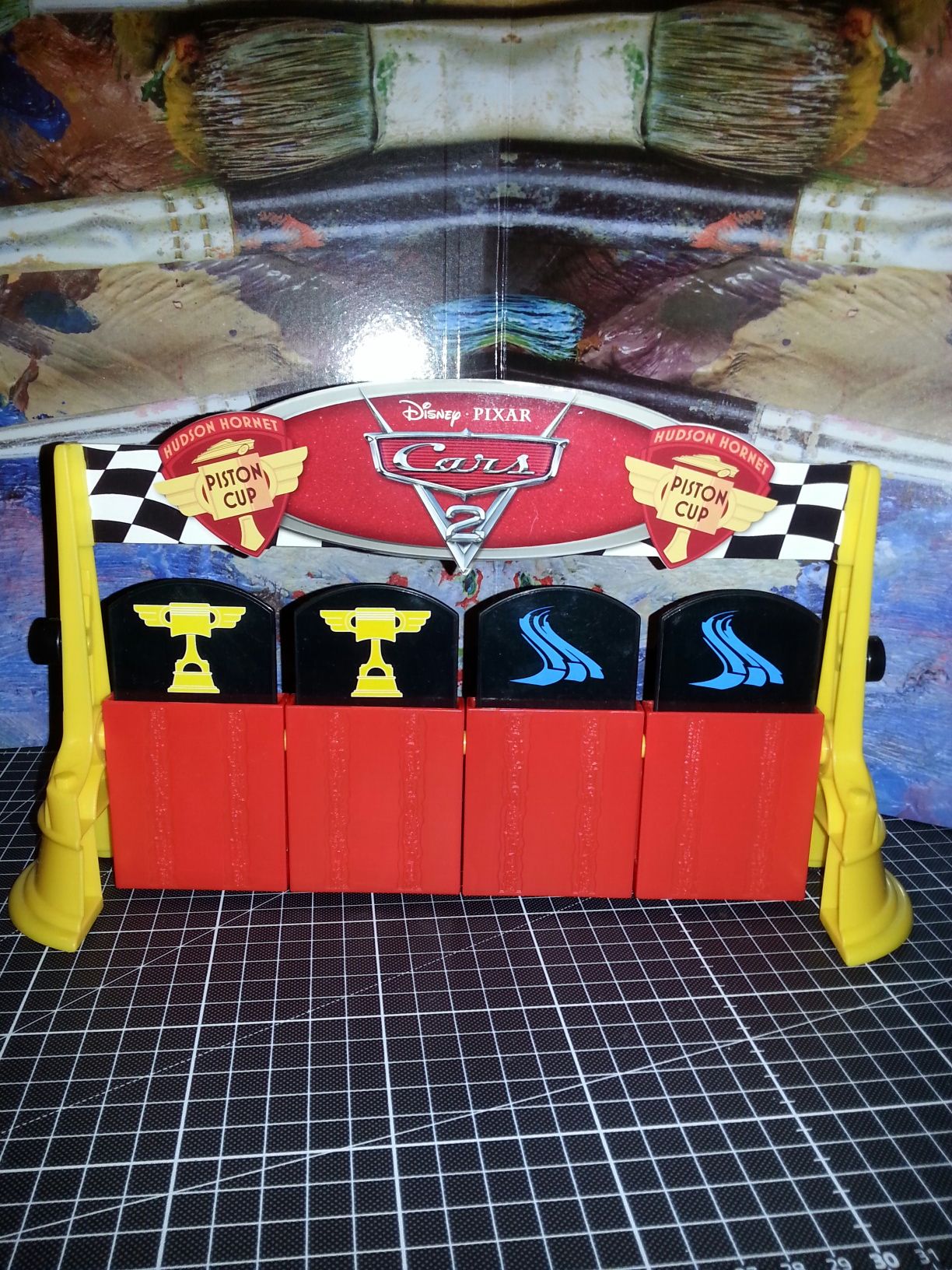 Finish Line Frenzy Game Disney Pixar Cars2 Lighting McQueen Car Mattel
