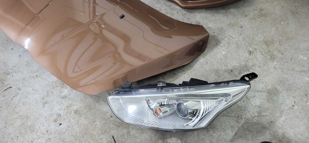 Sprzedam komplet przód zderzak maska błotniki lampy  ford b-max
