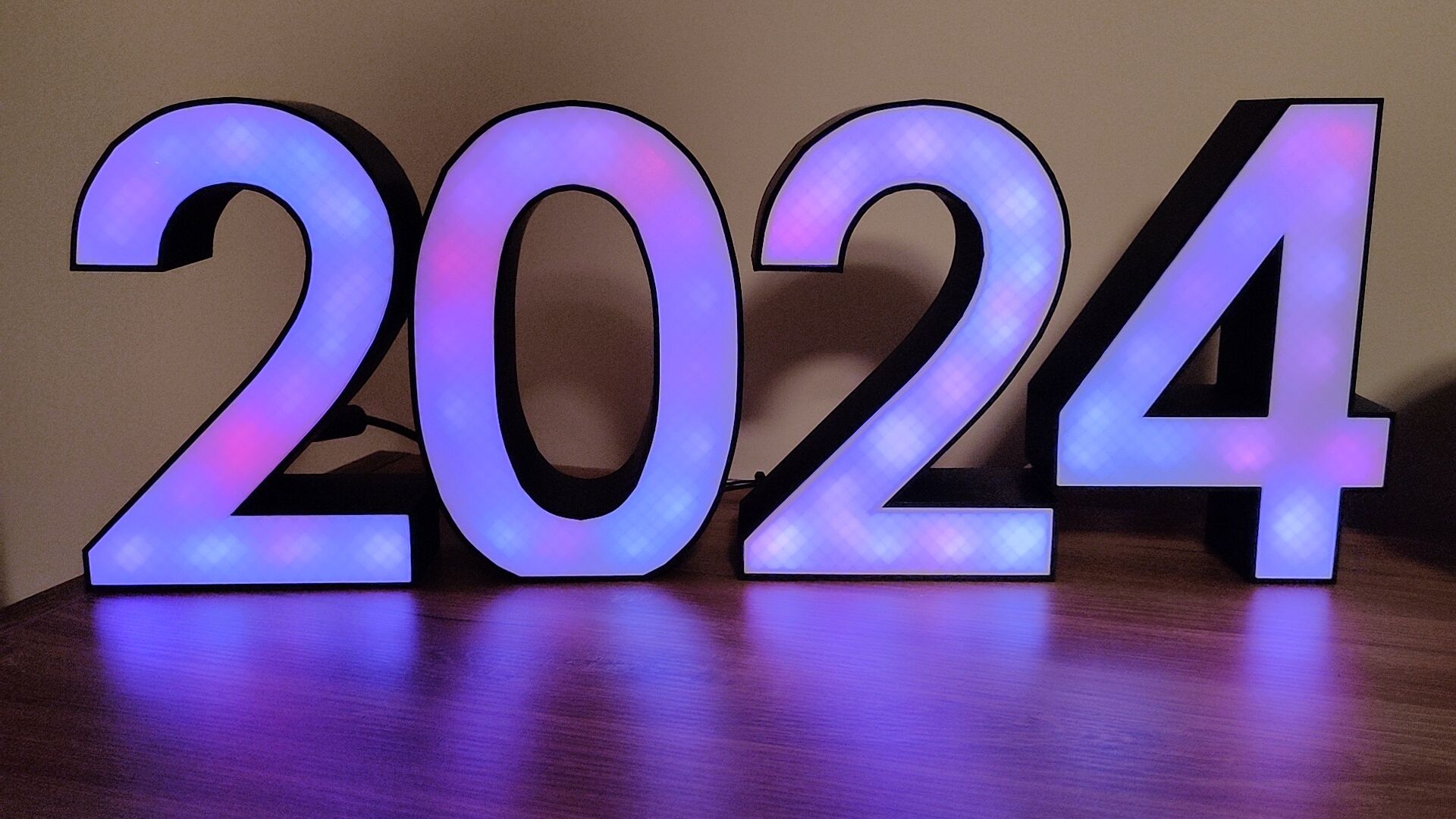 Napis RGB LED 2024 własny projekt, sterowanie aplikacją