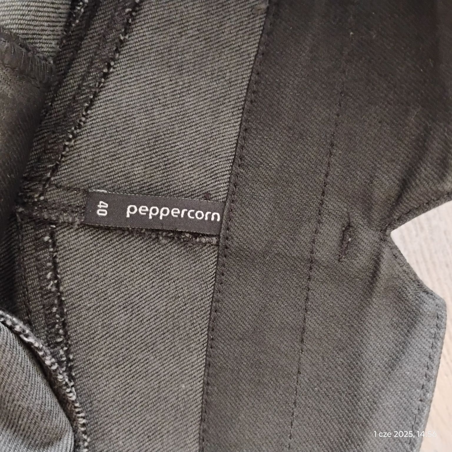 Spódnica przed kolano peppercorn,jeansowa czarna 38