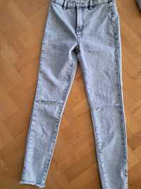 Nowe bez metki jeansy 152