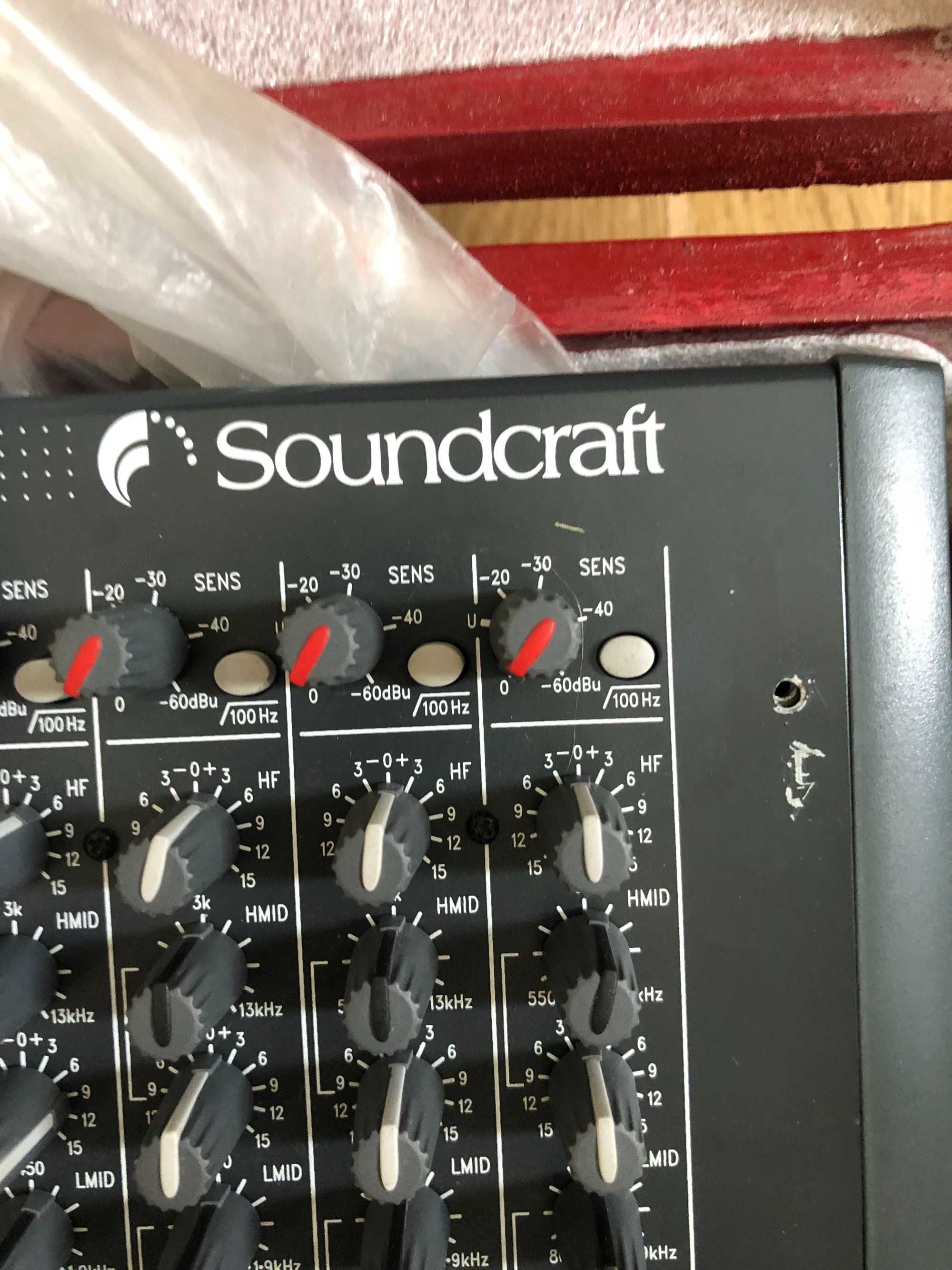 Мікшерський пульт Soundcraft Spirit LX7