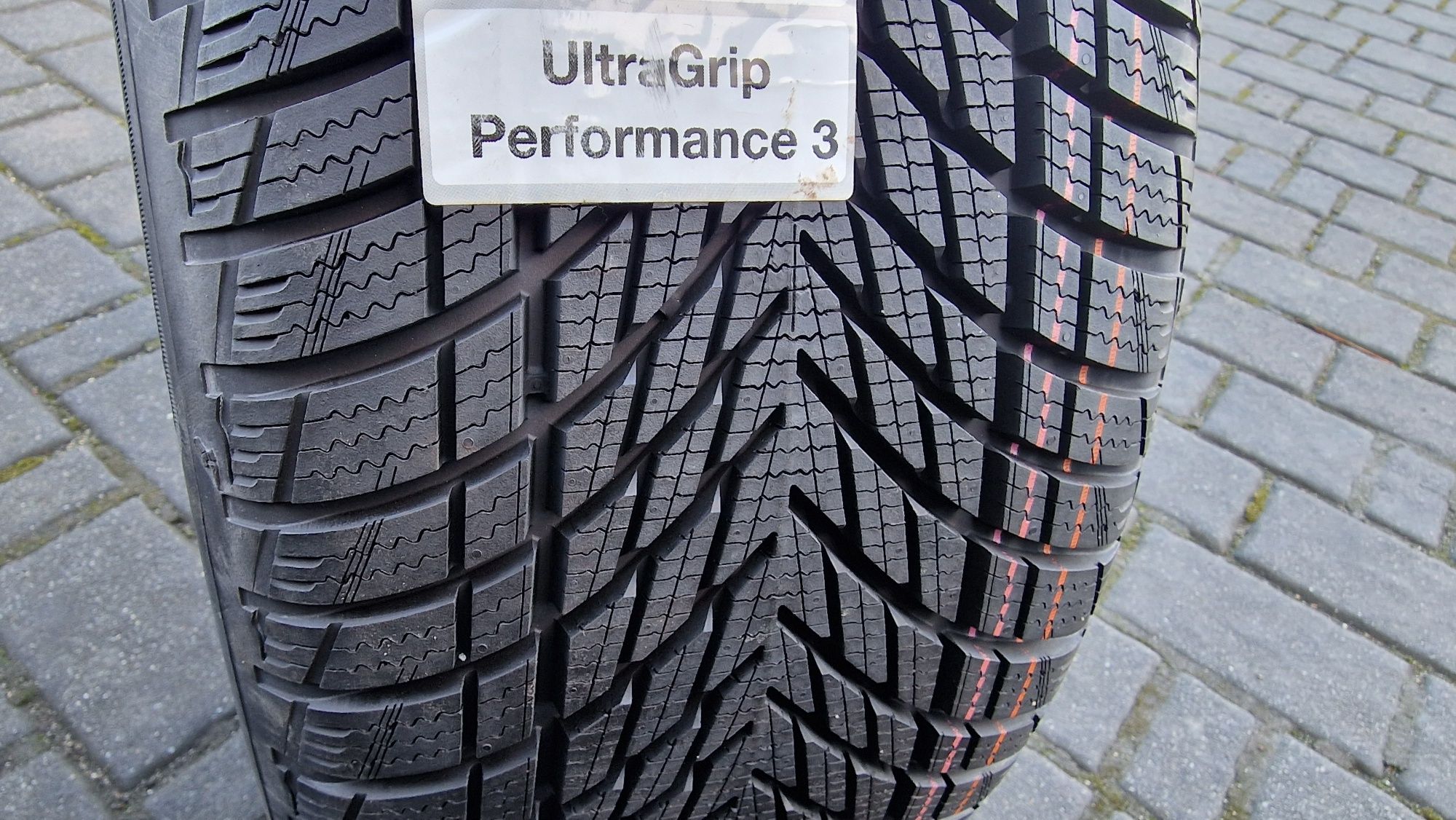 Nowe Opony Zimowe Goodyear UltraGrip Performance 3 235/45R18  2923 4s