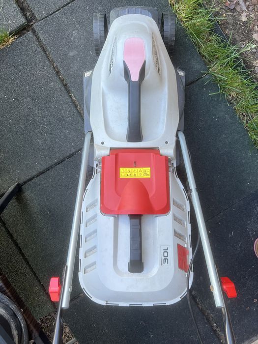 Maquina de cortar a relva Sterwins 1200W