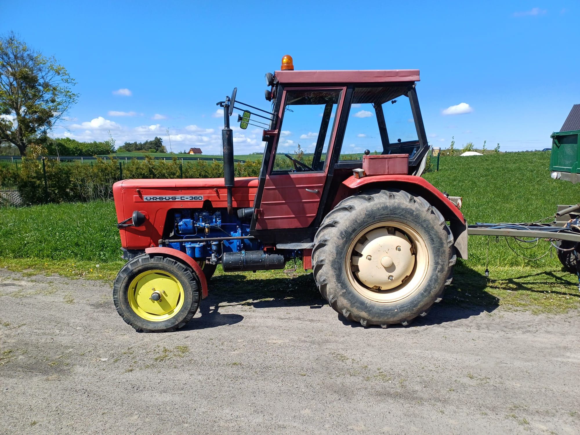 Na sprzedaż Ursus C-385, C-355, C-328, Kombajn Mercator, przyczepa