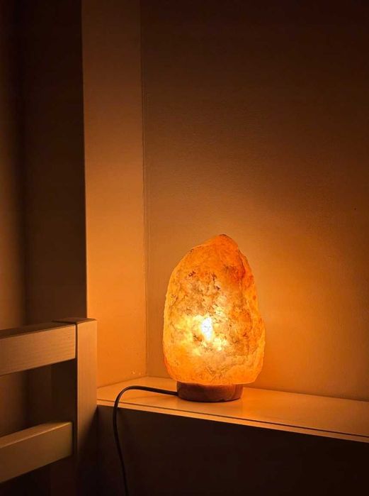 Lampa solna himalajska 2–3 kg z żarówką i kablem