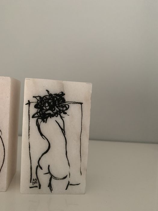 Joao cutileiro pisa papeis