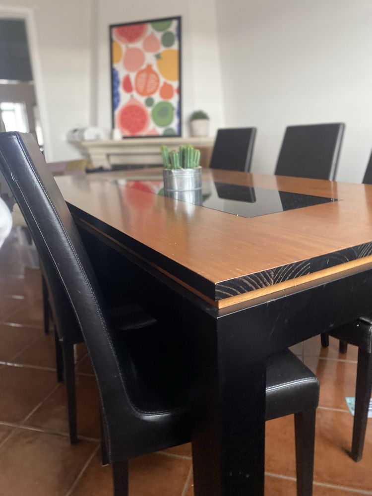 Mesa de jantar e 6 cadeiras