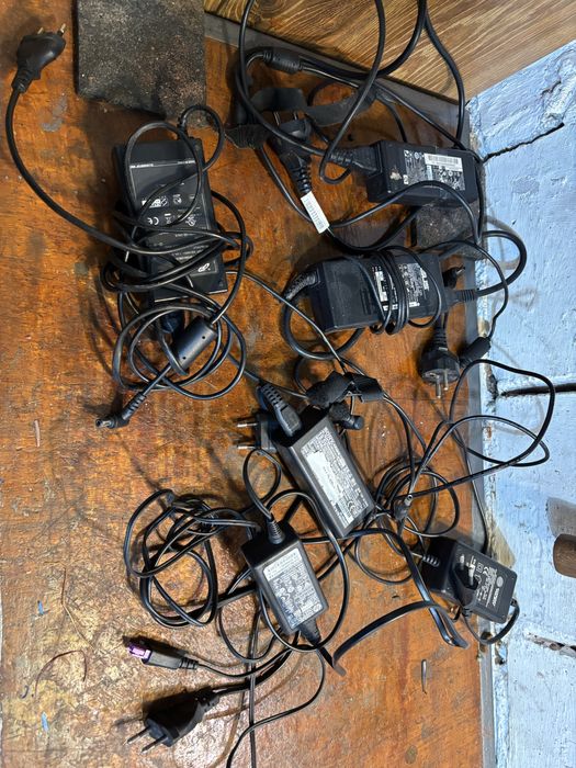 Zasilacze do laptopa