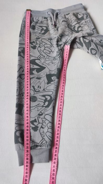 Chłopięce ciepłe spodnie dresowe r.104