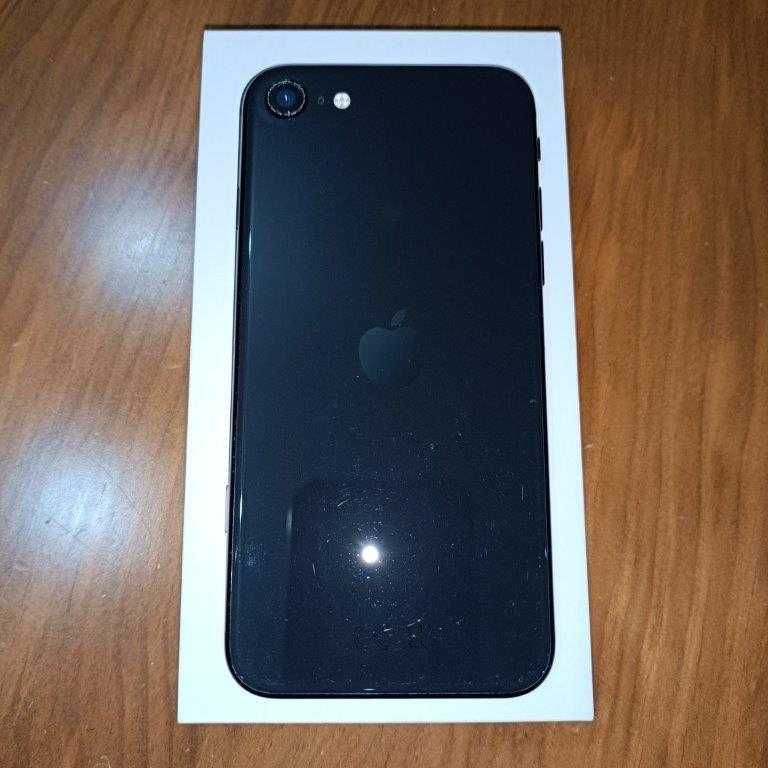 iPhone SE 128gb black