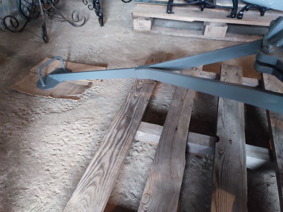 Stara ręczna pompa do wody z 1967 r