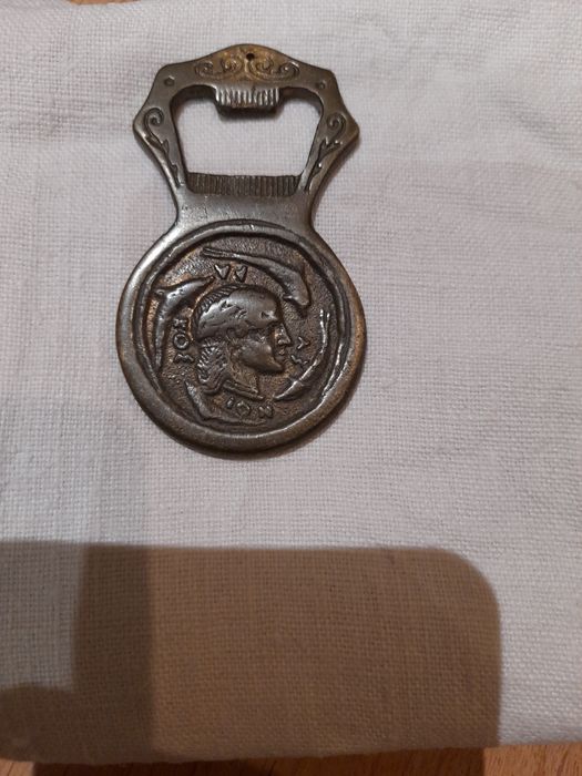 Otwieracz z mosiądzu