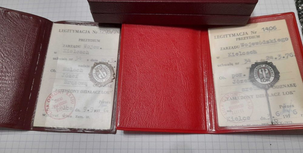 prl medale krzyże w etui+ miniaturki oryginały, medale i wpinki z leg