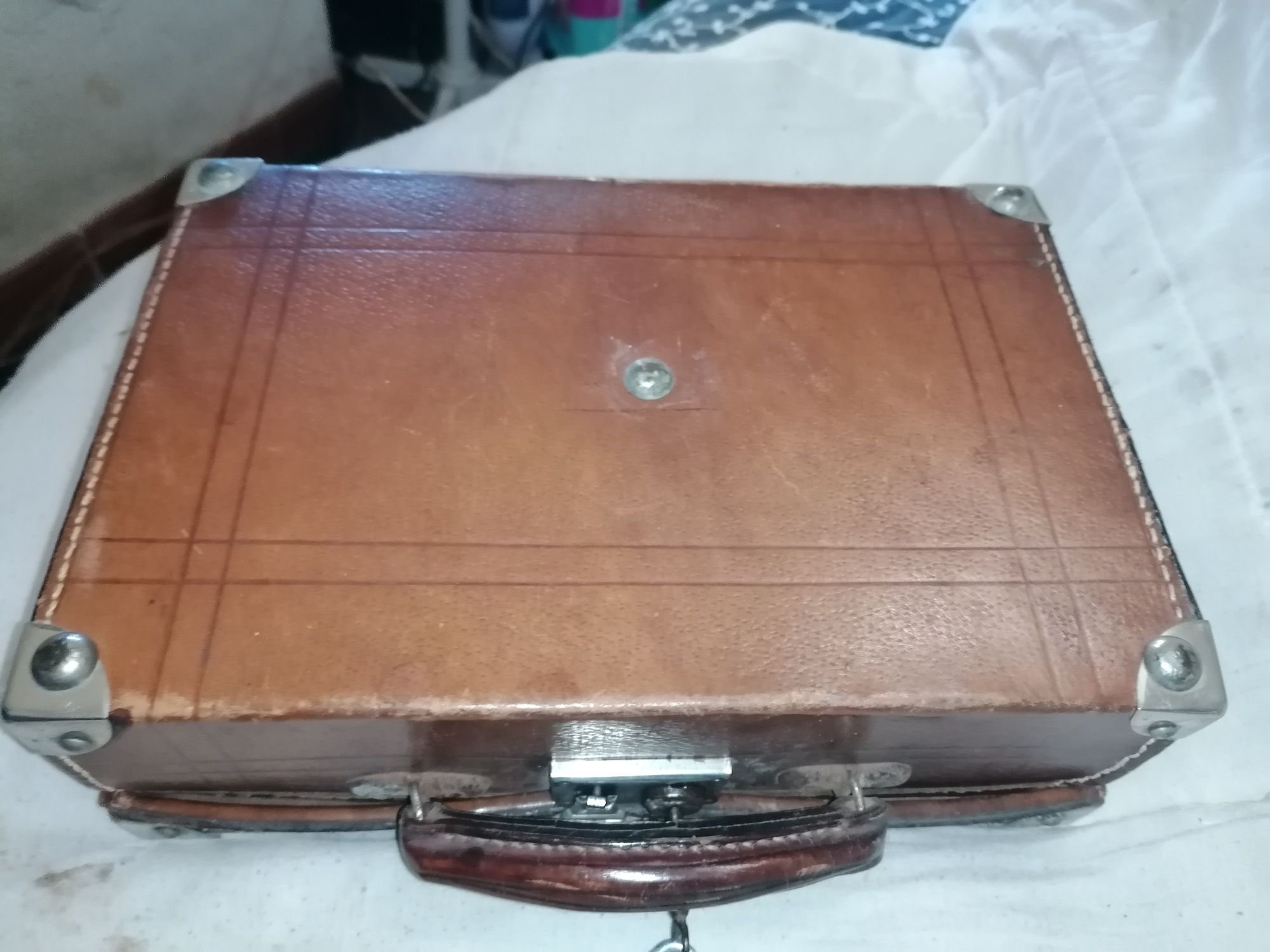Suitcase de couro dos anos de 1920. Vintage