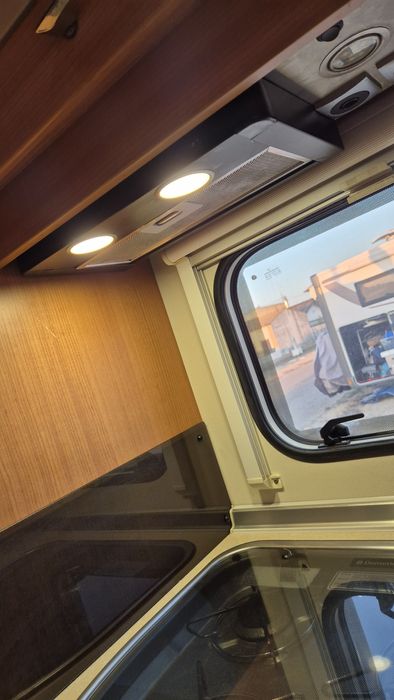 Autocaravana Burstner aviano cama central todos os extras