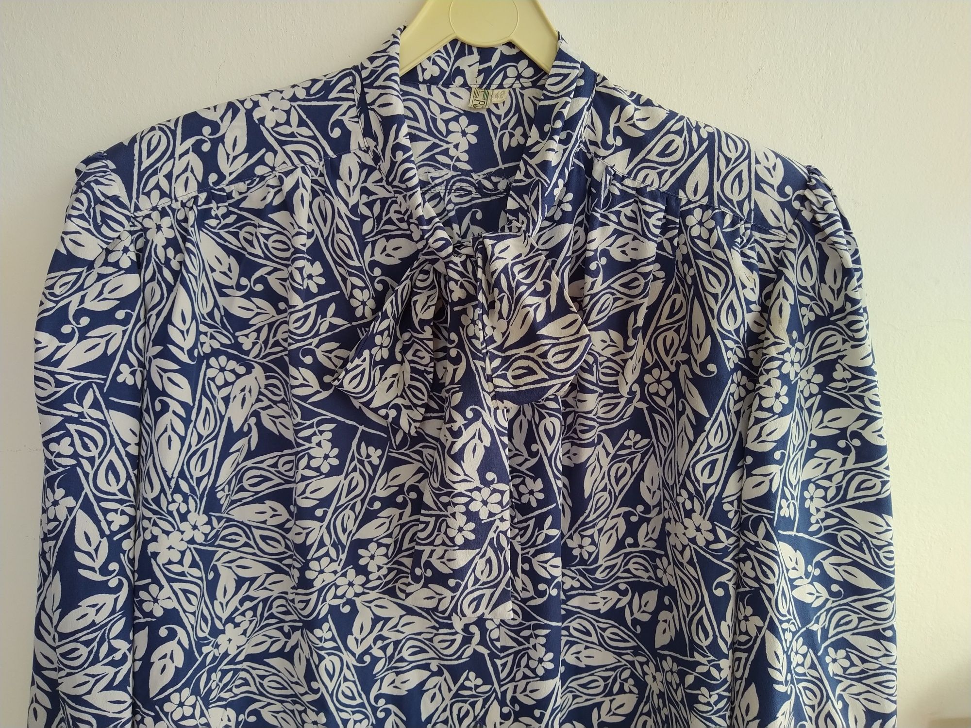 Blusa elegante com print floral - Ristel - Tamanho 42