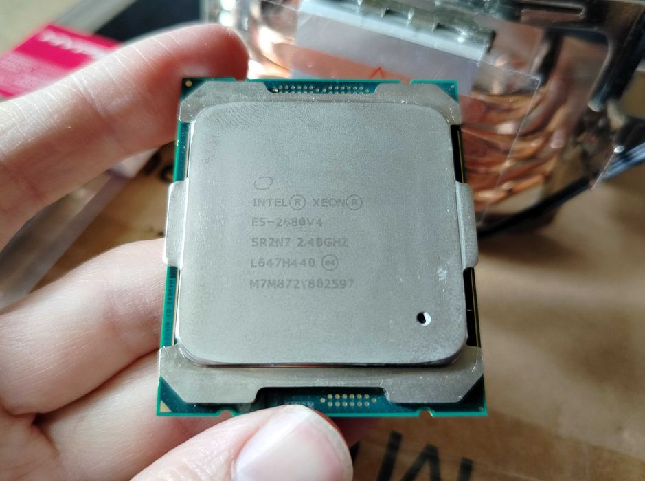 Процесор Intel Xeon E5-2680v4, 14 ядер 28 потоків, 35Mb кеш, LGA2011-3