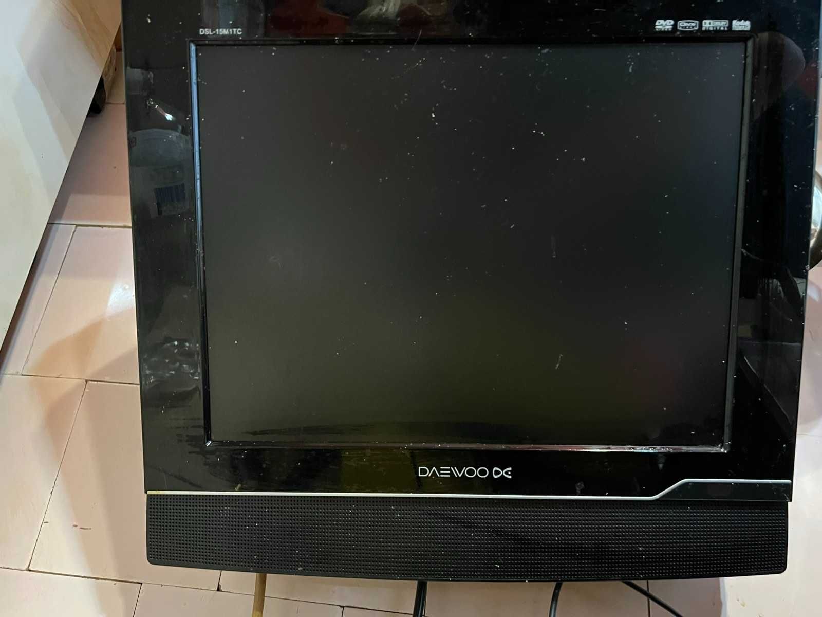 Телевізор Daewoo 15 з кріпленням та OzoneHD