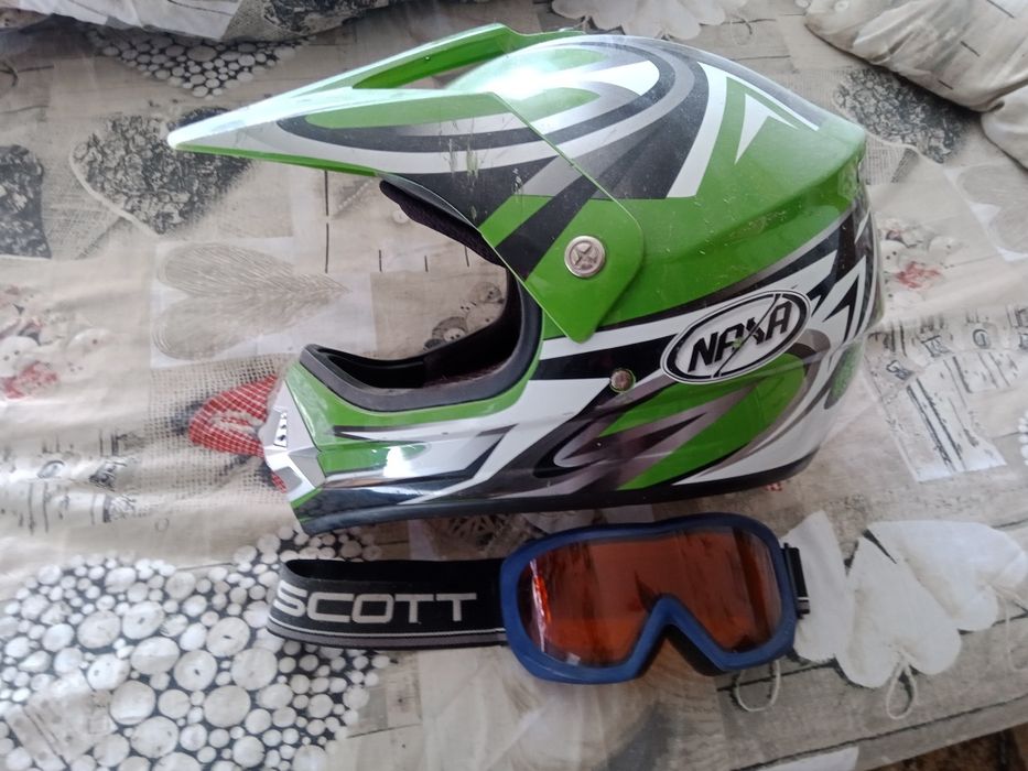 Продам мотошолом.