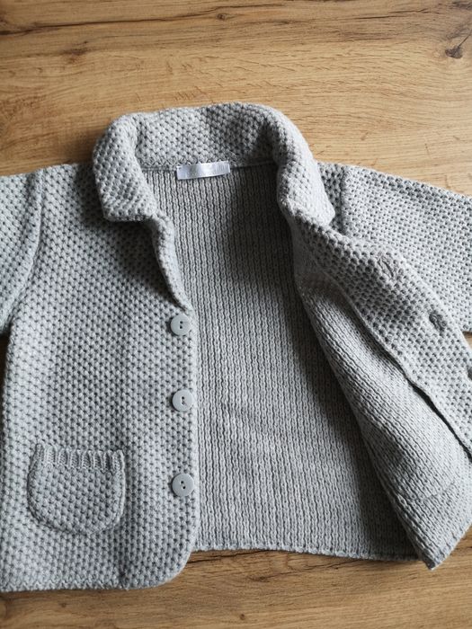 Szary sweter do chrztu