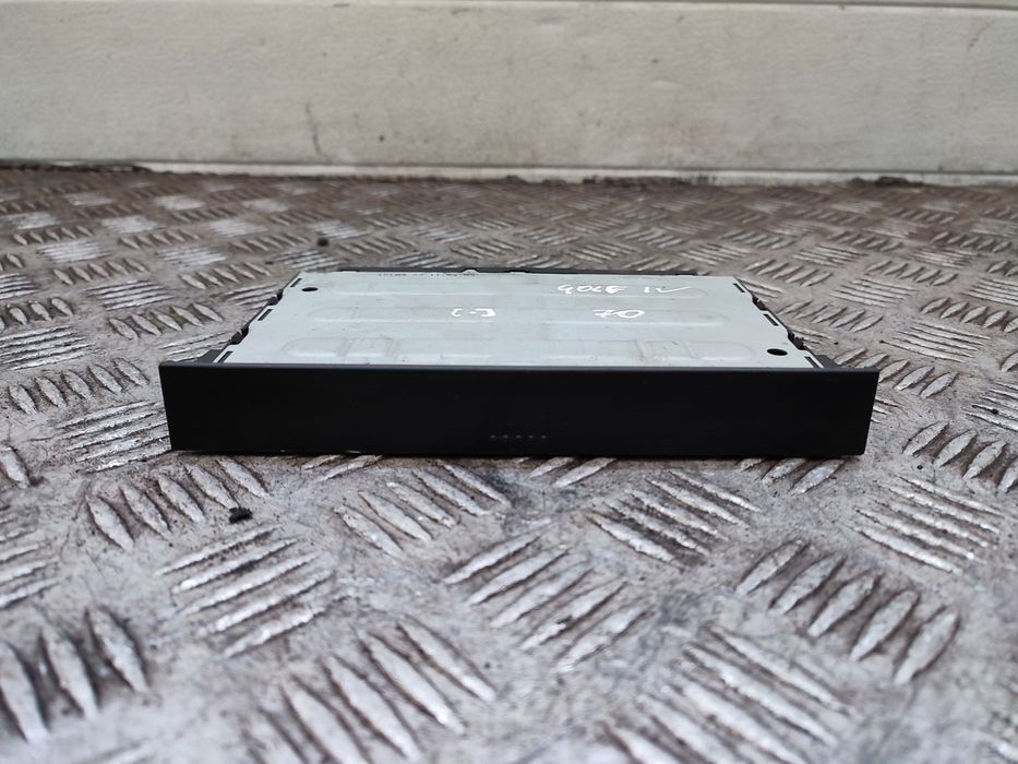 VW Golf IV uchwyt na napoje