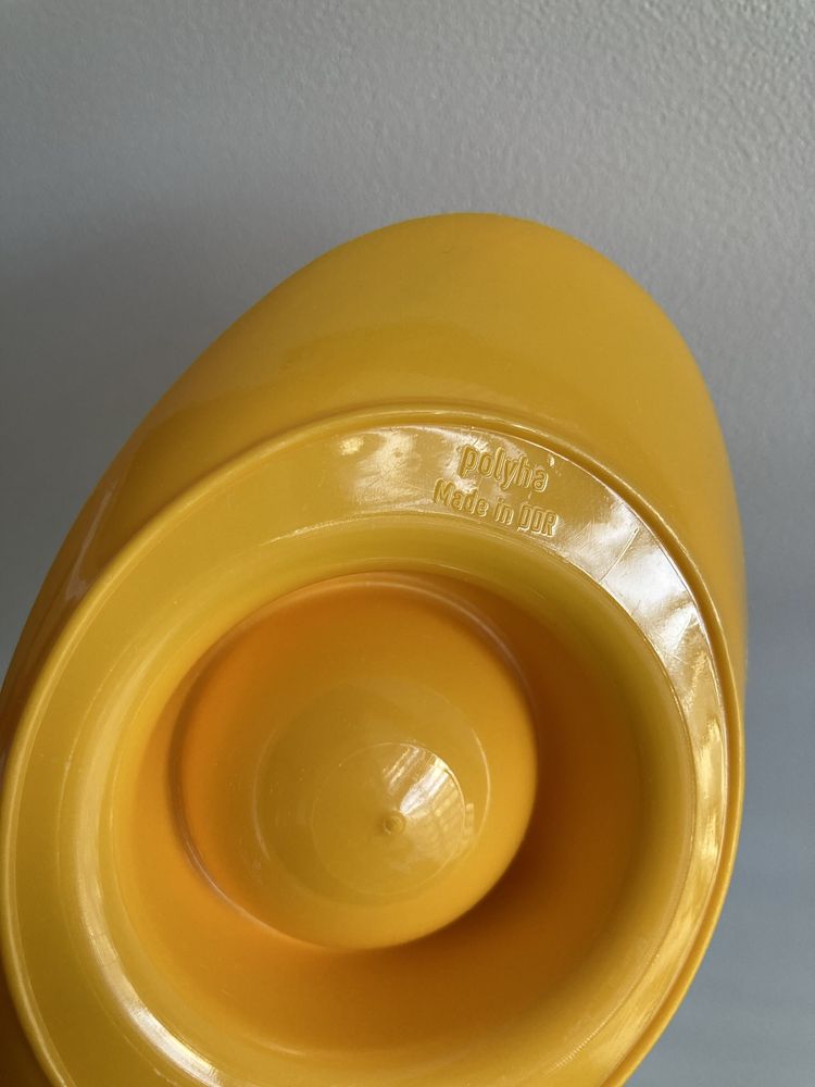 Jajecznik do jajka podstawka plastik żółty ddr vintage retro niemcy