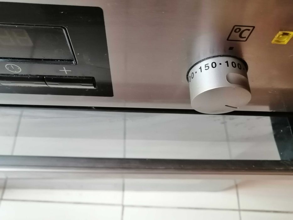 Бу духовка  zanussi