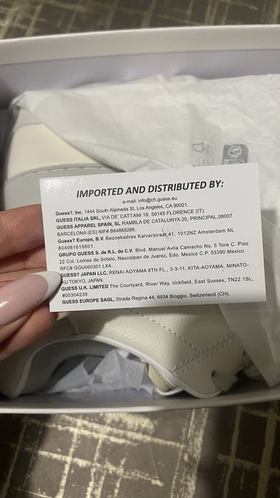 Шкіряні кросівки Guess 39 р