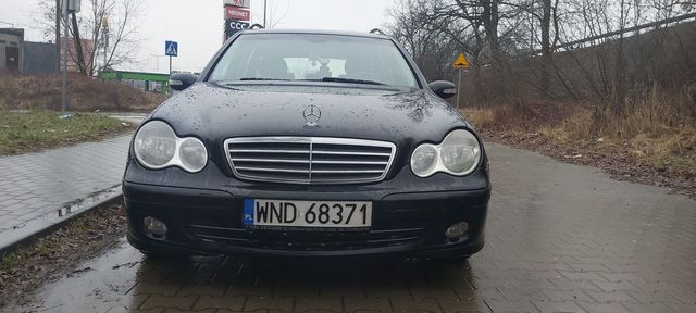 Mercedes-Benz Klasa C sprzedam mercedesa, prywatnie