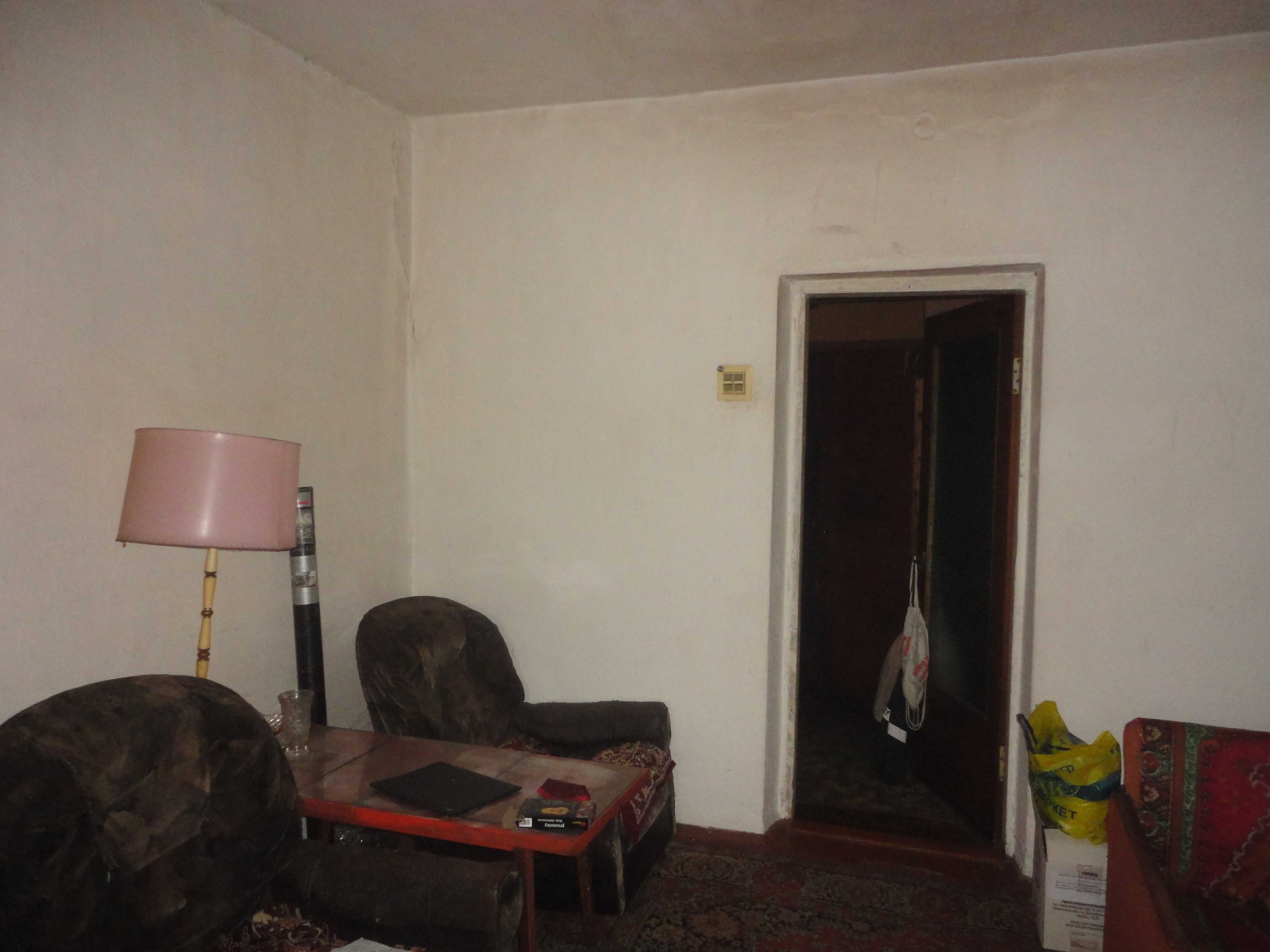 окрема кімната 20кв.м. в 3-х кімнатному приватному будинку.