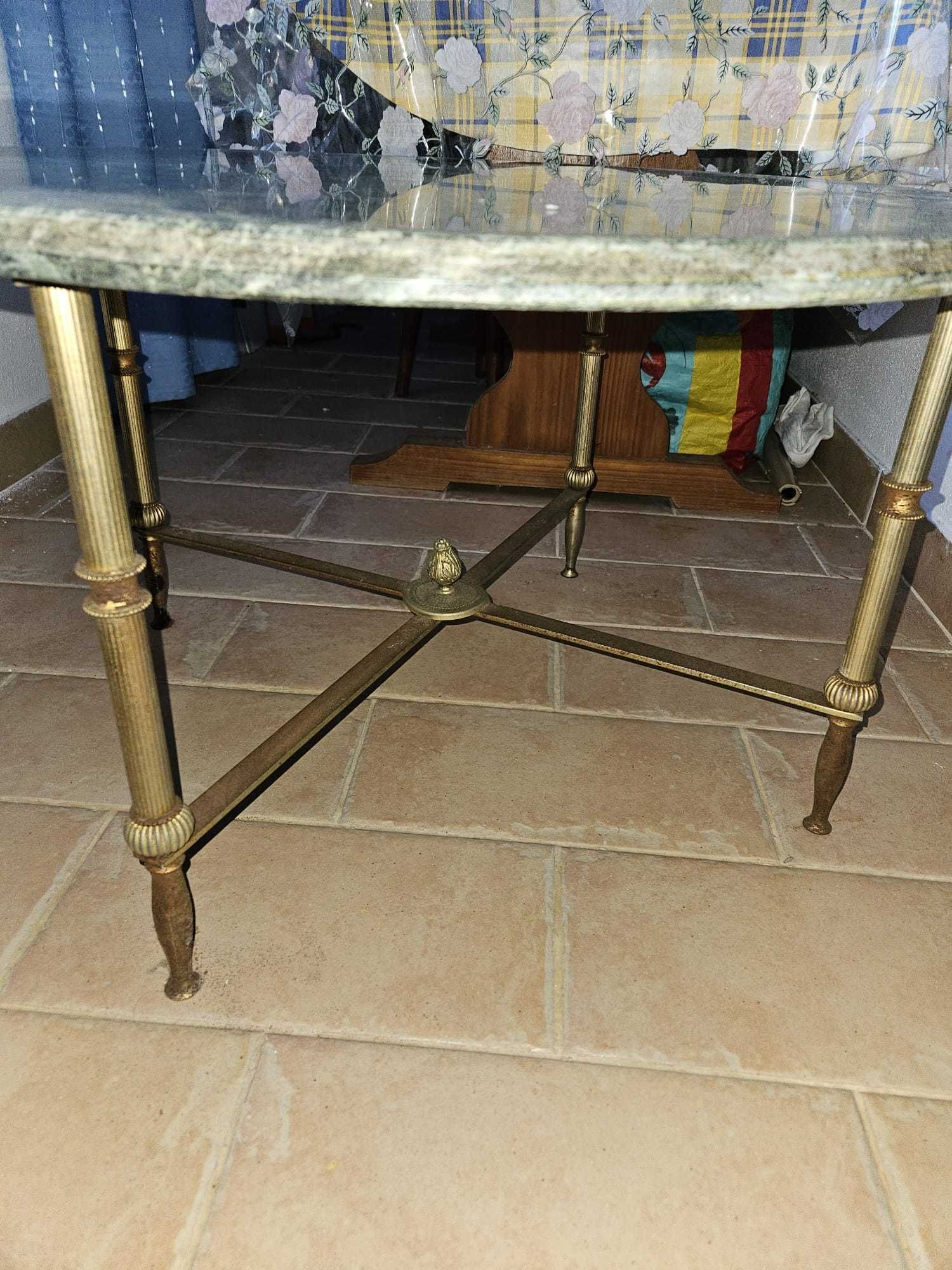 Mesa sala de estar em mármore