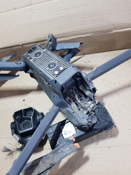 Квадрокоптер DJI Mavic 3 Pro