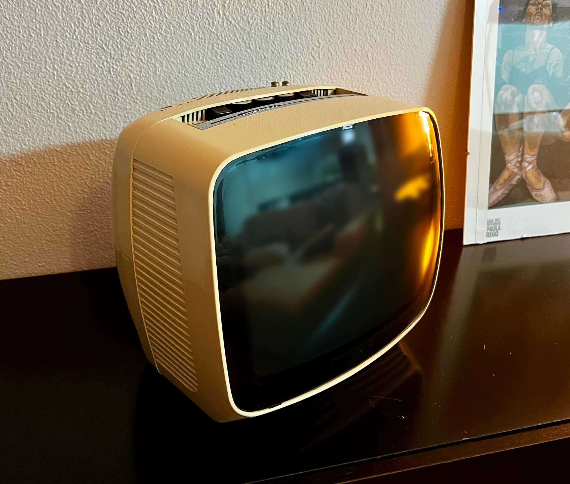 TV Televisão Indesit 12" Preto e Branco / Vintage / Retro / Space Age