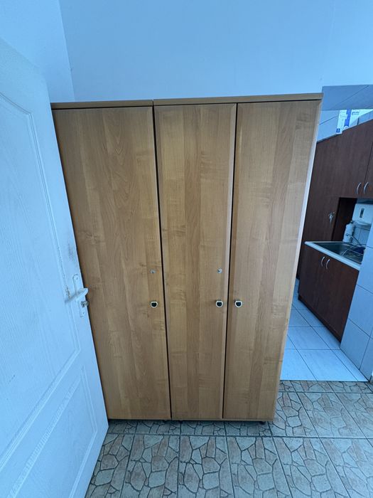 Szafa duza pod klucz