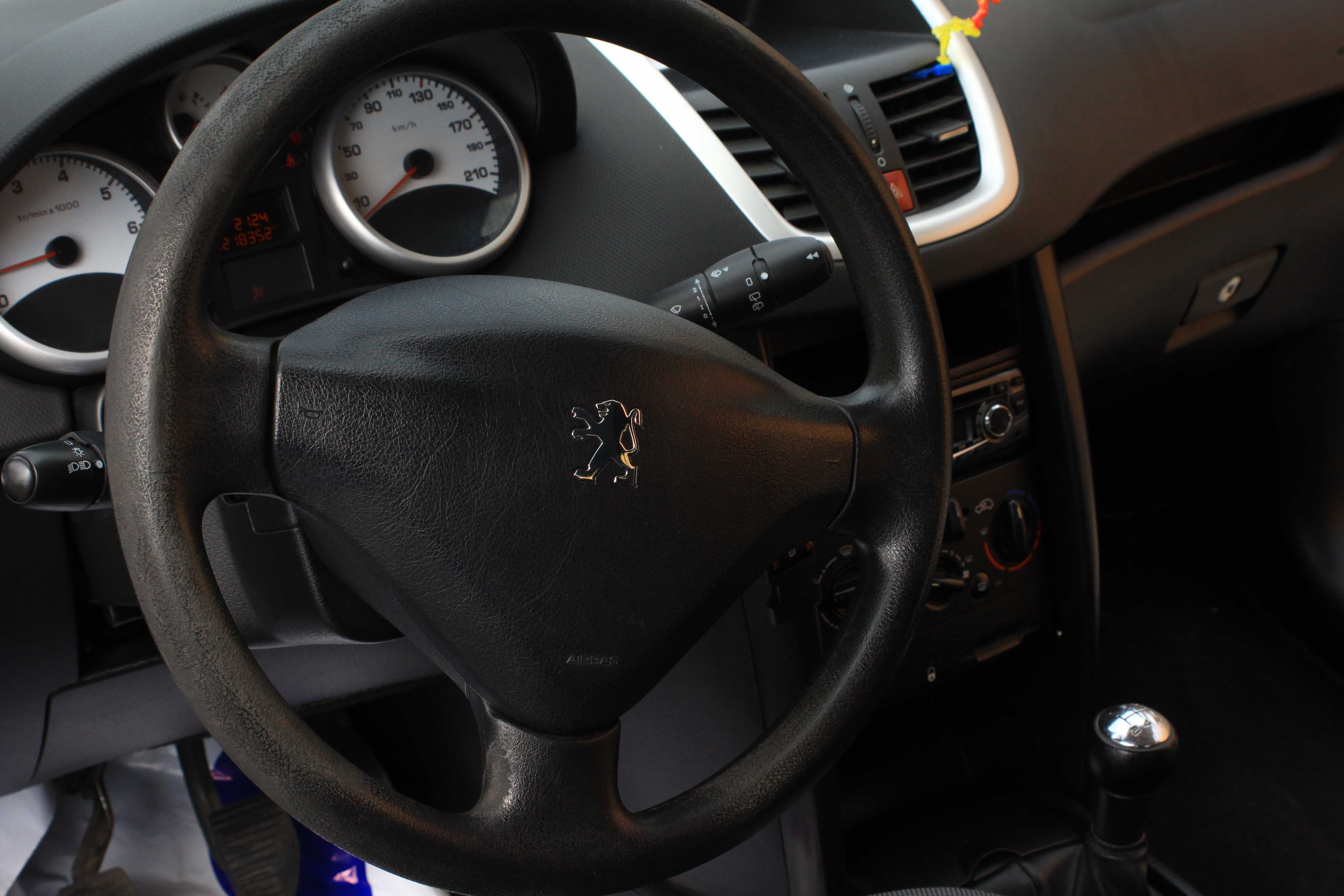 Peugeot 207 silnik 1,4 benzyna