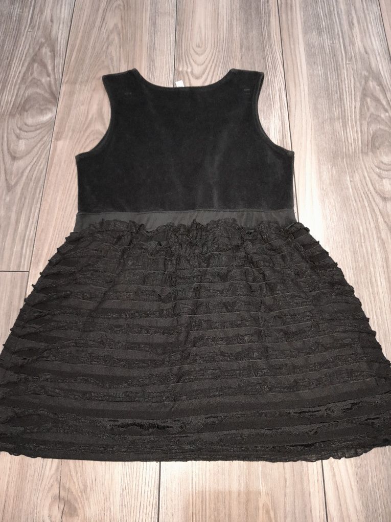 Czarna sukienka roz 128