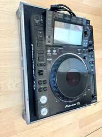 2 x Pioneer CDJ 2000 NXS2 +case