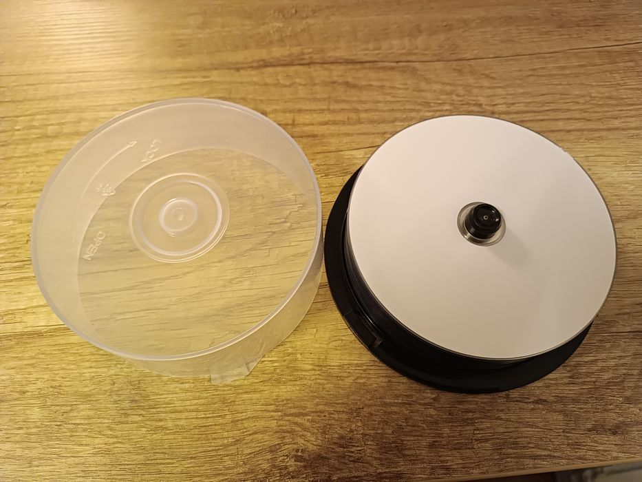 23 czyste płyty DVD plus pudełko