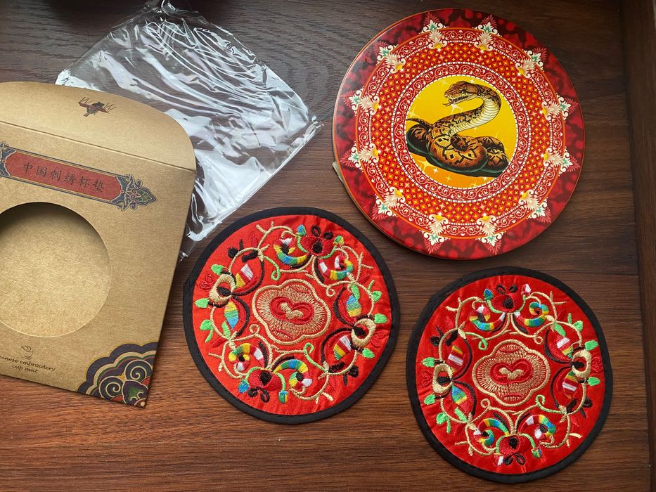 3шт Підставки під гаряче в Китайському Стилі червоні вишиті змія
