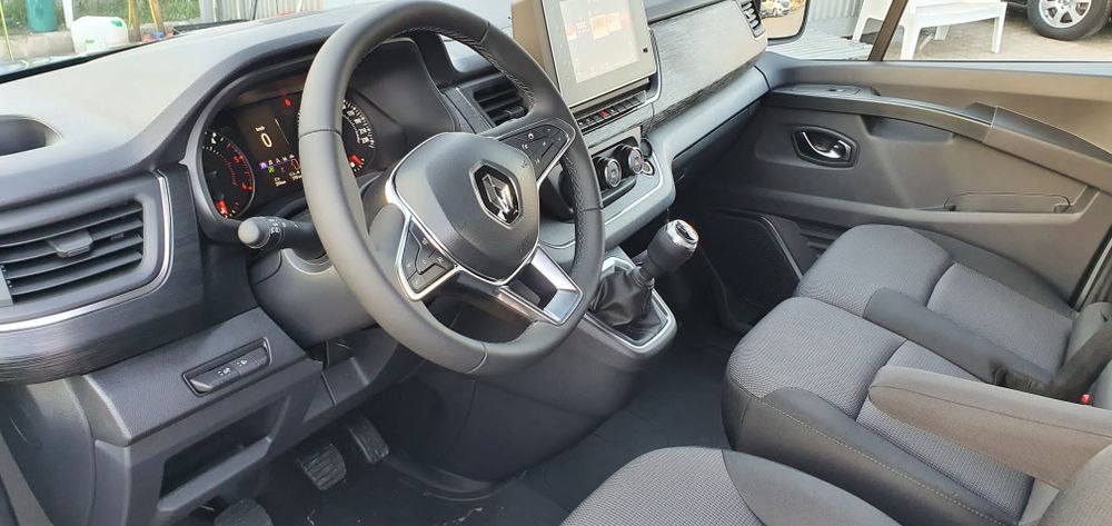 Wynajem busa wypożyczalnia busów bus rent a car przewóz osób Warszawa